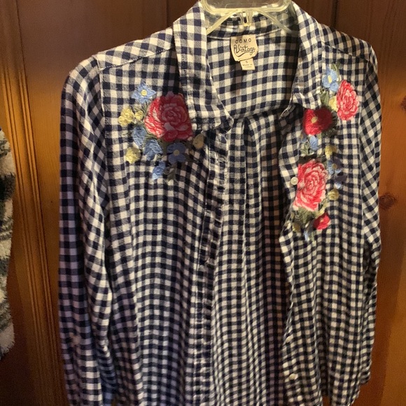 Embroidered Floral Flannel - Size small - Picture 2 of 3